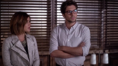 Pretty_Little_Liars_S06E12_Charlotte_s_Web_720p_WEB-DL_DD5_1_H_264-NTb_1036.jpg