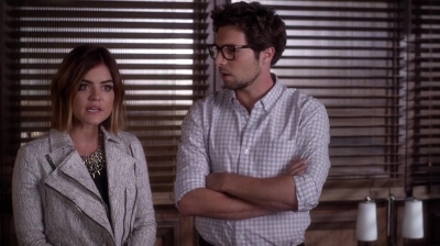 Pretty_Little_Liars_S06E12_Charlotte_s_Web_720p_WEB-DL_DD5_1_H_264-NTb_1037.jpg