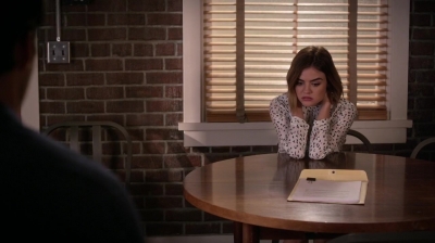 Pretty_Little_Liars_S06E17_We_ve_All_Got_Baggage_720p_WEB-DL_DD5_1_H_264-NTb_0902.jpg
