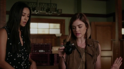 Pretty_Little_Liars_S06E18_Burn_This_720p_WEB-DL_DD5_1_H_264-NTb_0131.jpg