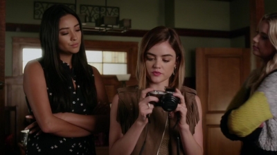 Pretty_Little_Liars_S06E18_Burn_This_720p_WEB-DL_DD5_1_H_264-NTb_0134.jpg
