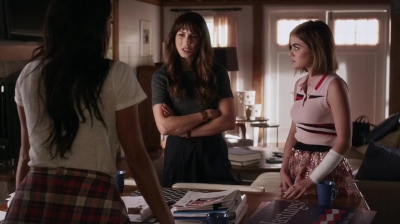 Pretty_Little_Liars_S06E19_Did_You_Miss_Me_720p_WEB-DL_DD5_1_H_264-NTb_0205.jpg