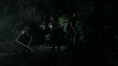 Pretty_Little_Liars_S07E01_WEB-DL_720p_DUAL_WWW_COMANDOTORRENTS_COM_0057.jpg