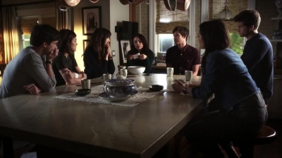 Pretty_Little_Liars_S07E01_WEB-DL_720p_DUAL_WWW_COMANDOTORRENTS_COM_0389.jpg
