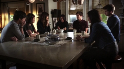 Pretty_Little_Liars_S07E01_WEB-DL_720p_DUAL_WWW_COMANDOTORRENTS_COM_0390.jpg
