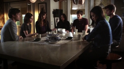 Pretty_Little_Liars_S07E01_WEB-DL_720p_DUAL_WWW_COMANDOTORRENTS_COM_0500.jpg