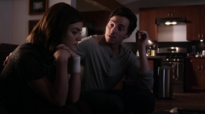 Pretty_Little_Liars_S07E01_WEB-DL_720p_DUAL_WWW_COMANDOTORRENTS_COM_1368.jpg