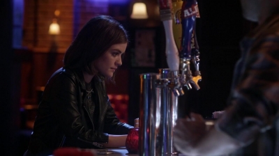 Pretty_Little_Liars_S07E01_WEB-DL_720p_DUAL_WWW_COMANDOTORRENTS_COM_1805.jpg