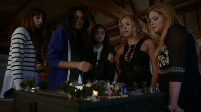 Pretty_Little_Liars_S07E12_WEB-DL_720p_DUAL_WWW_COMANDOTORRENTS_COM_0062.jpg