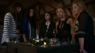 Pretty_Little_Liars_S07E12_WEB-DL_720p_DUAL_WWW_COMANDOTORRENTS_COM_0074.jpg
