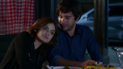 Pretty_Little_Liars_S07E12_WEB-DL_720p_DUAL_WWW_COMANDOTORRENTS_COM_2328.jpg