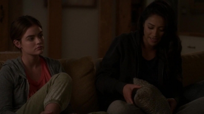Pretty_Little_Liars_S07E13_WEB-DL_720p_DUAL_WWW_COMANDOTORRENTS_COM_0130.jpg