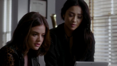 Pretty_Little_Liars_S07E13_WEB-DL_720p_DUAL_WWW_COMANDOTORRENTS_COM_0980.jpg