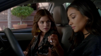 Pretty_Little_Liars_S07E13_WEB-DL_720p_DUAL_WWW_COMANDOTORRENTS_COM_1225.jpg
