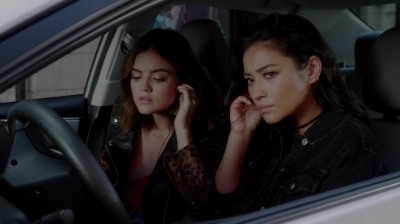 Pretty_Little_Liars_S07E13_WEB-DL_720p_DUAL_WWW_COMANDOTORRENTS_COM_1484.jpg