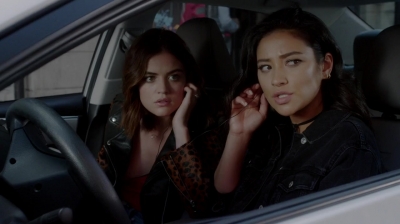 Pretty_Little_Liars_S07E13_WEB-DL_720p_DUAL_WWW_COMANDOTORRENTS_COM_1489.jpg