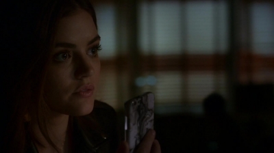 Pretty_Little_Liars_S07E13_WEB-DL_720p_DUAL_WWW_COMANDOTORRENTS_COM_2366.jpg