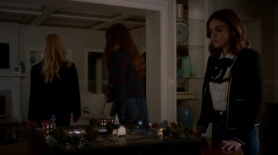 Pretty_Little_Liars_S07E14_WEB-DL_720p_DUAL_WWW_COMANDOTORRENTS_COM_2391.jpg