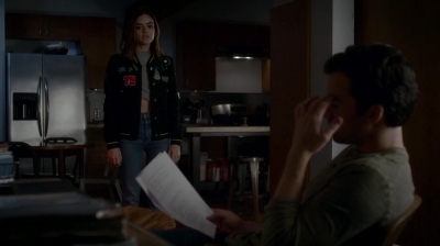 Pretty_Little_Liars_S07E16_WEB-DL_720p_DUAL_WWW_COMANDOTORRENTS_COM_0673.jpg