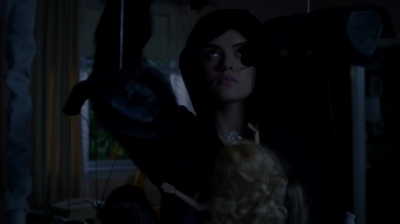 Pretty_Little_Liars_S07E16_WEB-DL_720p_DUAL_WWW_COMANDOTORRENTS_COM_1382.jpg
