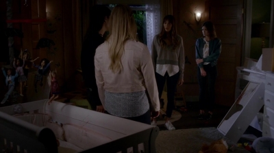 Pretty_Little_Liars_S07E16_WEB-DL_720p_DUAL_WWW_COMANDOTORRENTS_COM_1601.jpg