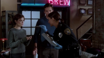 Pretty_Little_Liars_S07E18_WEB-DL_720p_DUAL_WWW_COMANDOTORRENTS_COM_0320.jpg