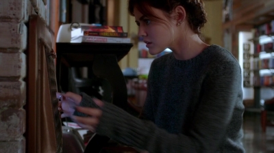 Pretty_Little_Liars_S07E18_WEB-DL_720p_DUAL_WWW_COMANDOTORRENTS_COM_0345.jpg