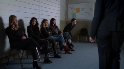 Pretty_Little_Liars_S07E18_WEB-DL_720p_DUAL_WWW_COMANDOTORRENTS_COM_1001.jpg