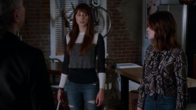 Pretty_Little_Liars_S07E18_WEB-DL_720p_DUAL_WWW_COMANDOTORRENTS_COM_1487.jpg