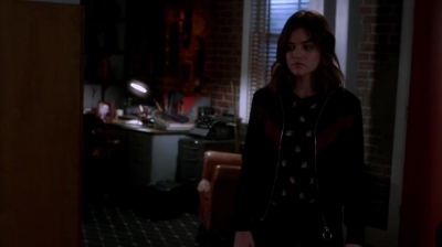 Pretty_Little_Liars_S07E18_WEB-DL_720p_DUAL_WWW_COMANDOTORRENTS_COM_2150.jpg