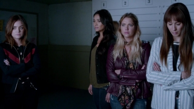 Pretty_Little_Liars_S07E19_WEB-DL_720p_DUAL_WWW_COMANDOTORRENTS_COM_1904.jpg