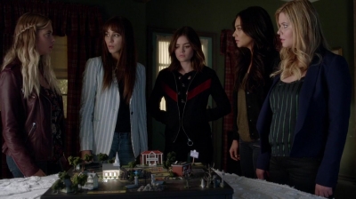 Pretty_Little_Liars_S07E19_WEB-DL_720p_DUAL_WWW_COMANDOTORRENTS_COM_2274.jpg