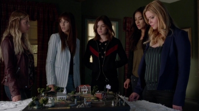 Pretty_Little_Liars_S07E19_WEB-DL_720p_DUAL_WWW_COMANDOTORRENTS_COM_2294.jpg