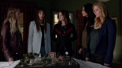 Pretty_Little_Liars_S07E19_WEB-DL_720p_DUAL_WWW_COMANDOTORRENTS_COM_2314.jpg