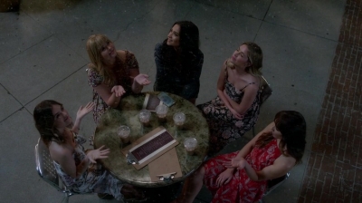 Pretty_Little_Liars_S07E20E21_WEB-DL_720p_DUAL_WWW_COMANDOTORRENTS_COM_0133.jpg