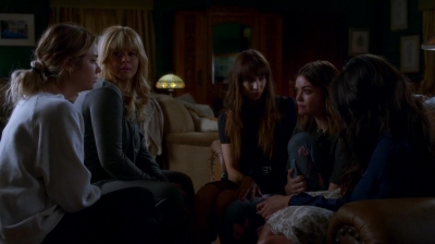 Pretty_Little_Liars_S07E20E21_WEB-DL_720p_DUAL_WWW_COMANDOTORRENTS_COM_1301.jpg