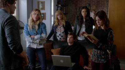 Pretty_Little_Liars_S07E20E21_WEB-DL_720p_DUAL_WWW_COMANDOTORRENTS_COM_4214.jpg