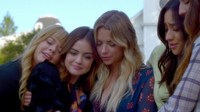 Pretty_Little_Liars_S07E20E21_WEB-DL_720p_DUAL_WWW_COMANDOTORRENTS_COM_4843.jpg