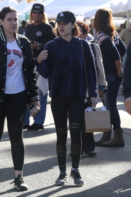 HQ
