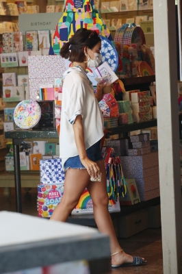 ShoppingInLA080821-048.jpg