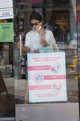 ShoppingInLA080821-065.jpg