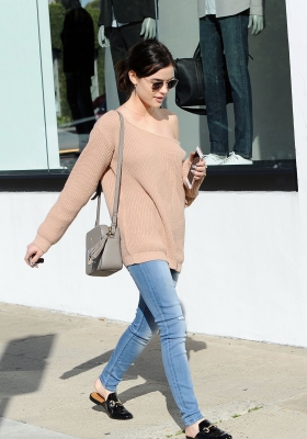HQ
