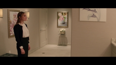 a_nice_girl_like_you_2020_1080p_web_h264-huzzah_0050.jpg