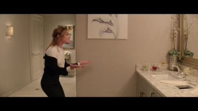 a_nice_girl_like_you_2020_1080p_web_h264-huzzah_0075.jpg