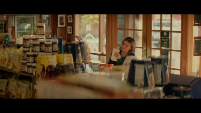 a_nice_girl_like_you_2020_1080p_web_h264-huzzah_0133.jpg