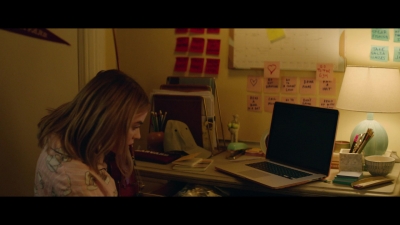 a_nice_girl_like_you_2020_1080p_web_h264-huzzah_0417.jpg