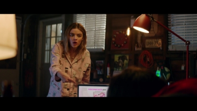 a_nice_girl_like_you_2020_1080p_web_h264-huzzah_0480.jpg