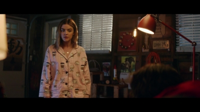 a_nice_girl_like_you_2020_1080p_web_h264-huzzah_0503.jpg