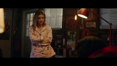 a_nice_girl_like_you_2020_1080p_web_h264-huzzah_0514.jpg