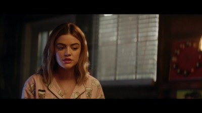 a_nice_girl_like_you_2020_1080p_web_h264-huzzah_0561.jpg
